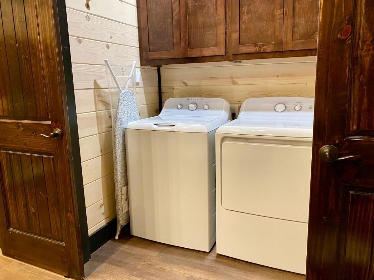 New Luxury Cabin, Hot Tub, Forest Views,Hotel Style Amenities Broken Bow Zewnętrze zdjęcie